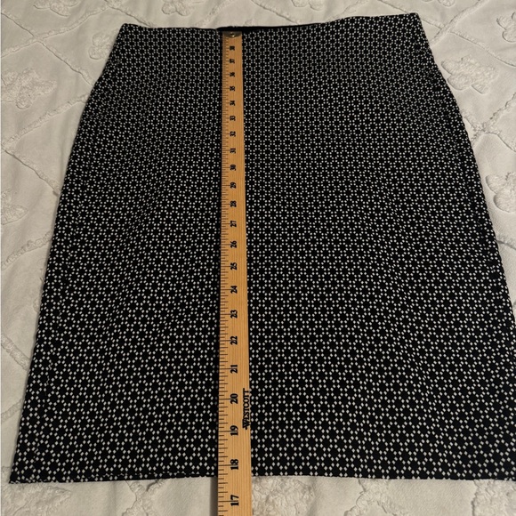 Elle Black and White Patterned pencil Women's Skirt - Picture 2 of 5